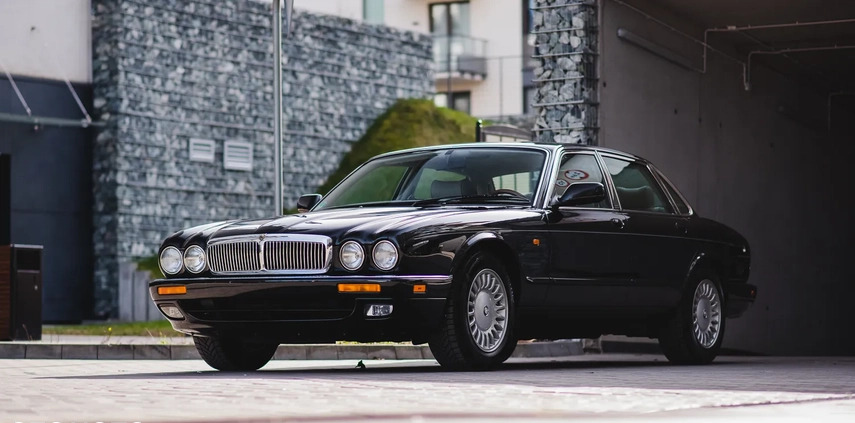 Jaguar XJ cena 55000 przebieg: 160000, rok produkcji 1997 z Łomianki małe 436